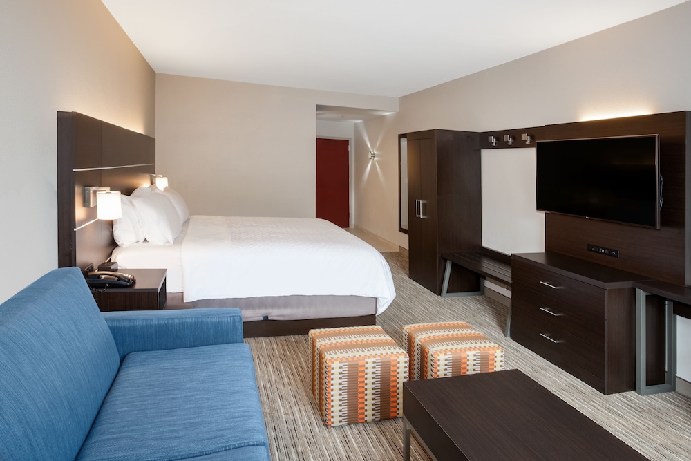 Standard Room, 1 King Bed with Sofa bed (Extra Floor Space) - Photo 2