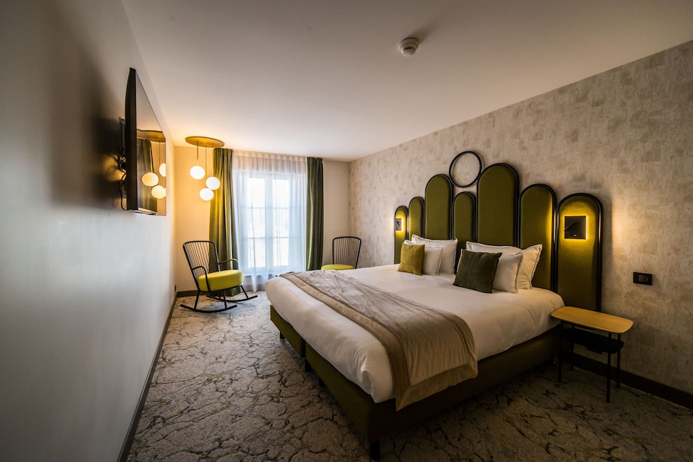 Standard Studio, 1 King Bed, Non Smoking, Kitchenette