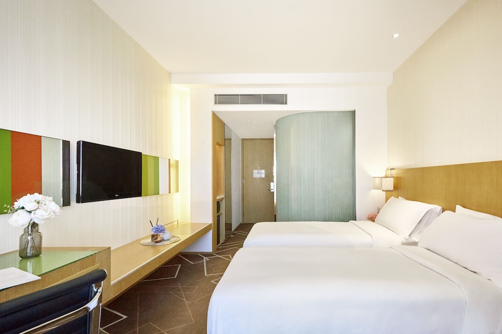 Standard Twin Room with City View