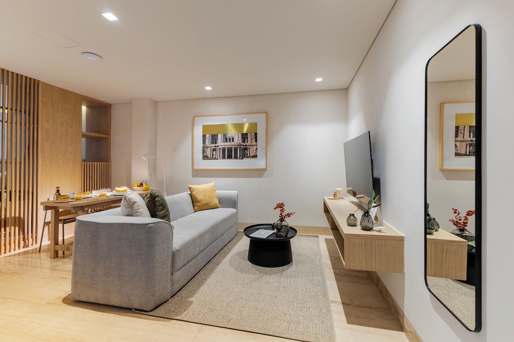 Deluxe Apartment