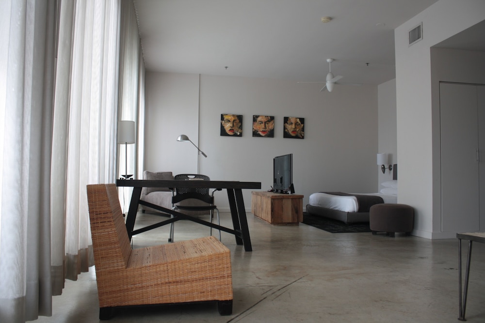 Superior Suite, 1 King Bed, City View (Penthouse Loft with Private Terrace) photo 1