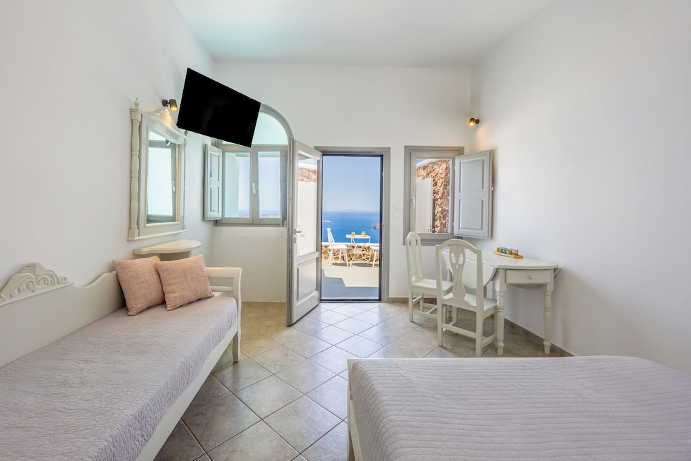 Standard Room, Hot Tub (Outdoor Hot Tub, Caldera View)