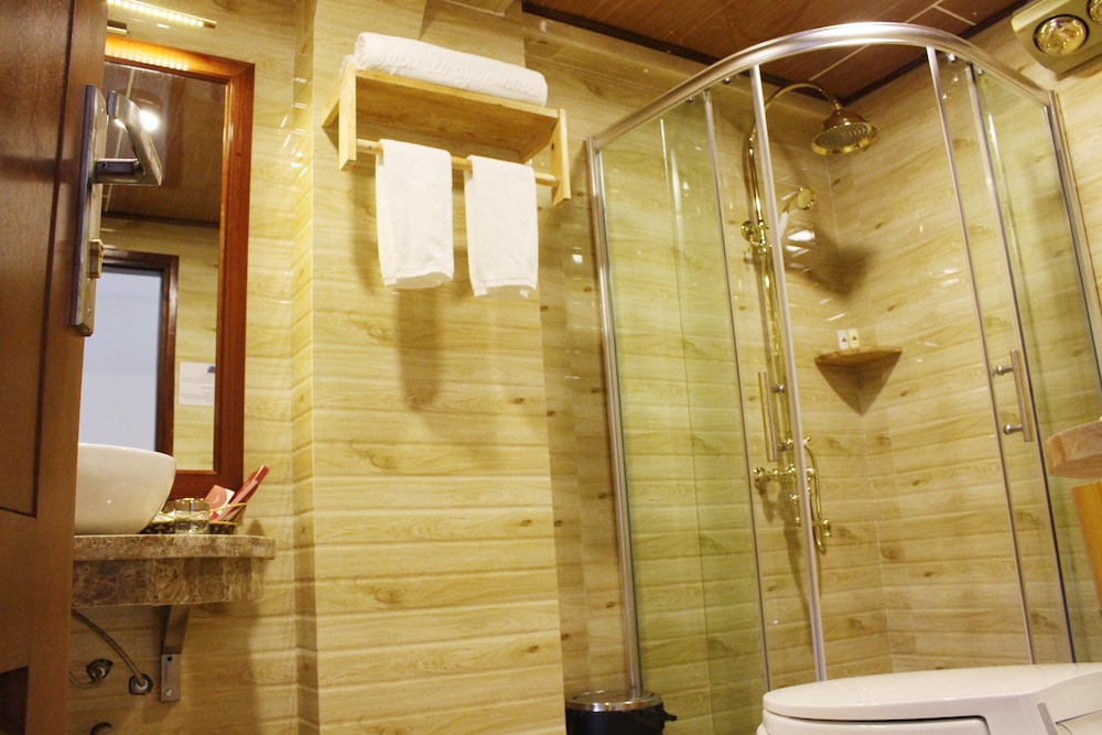 Deluxe Double Room, City View photo 3