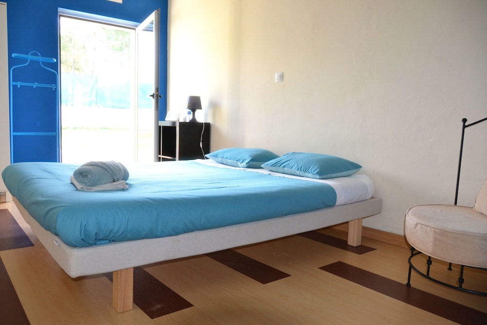 Double or Twin Room - Photo 8