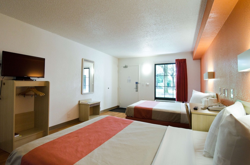 Standard Room, 2 Double Beds, Non Smoking - Photo 1