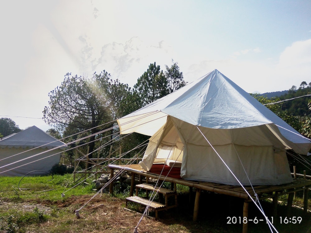 Dome Tent photo 2