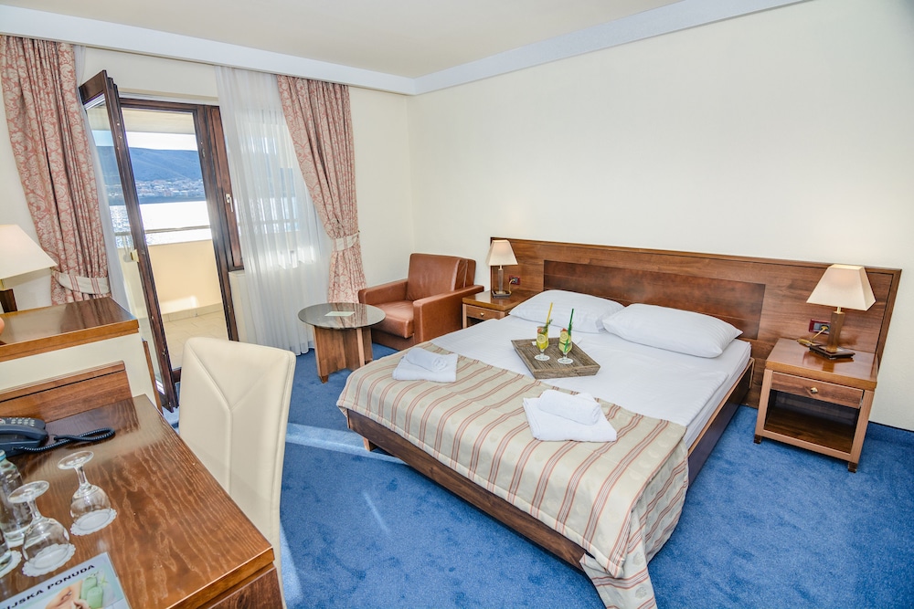 Superior Double or Twin Room, Balcony, Sea View - Photo 5