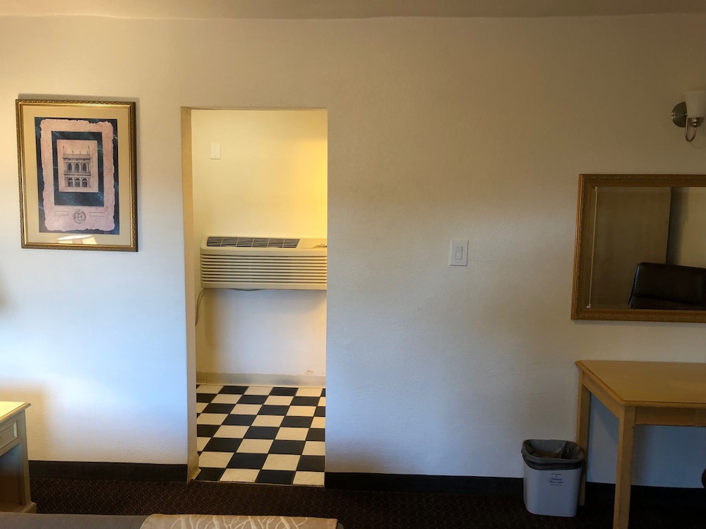 Basic Room photo 2