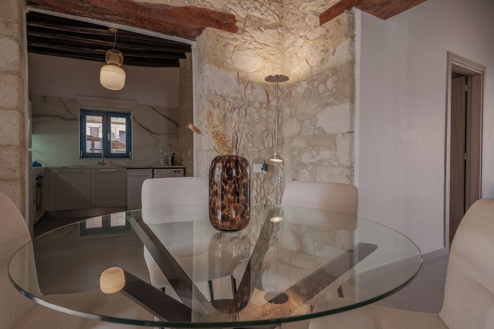 Luxury Apartment photo 2
