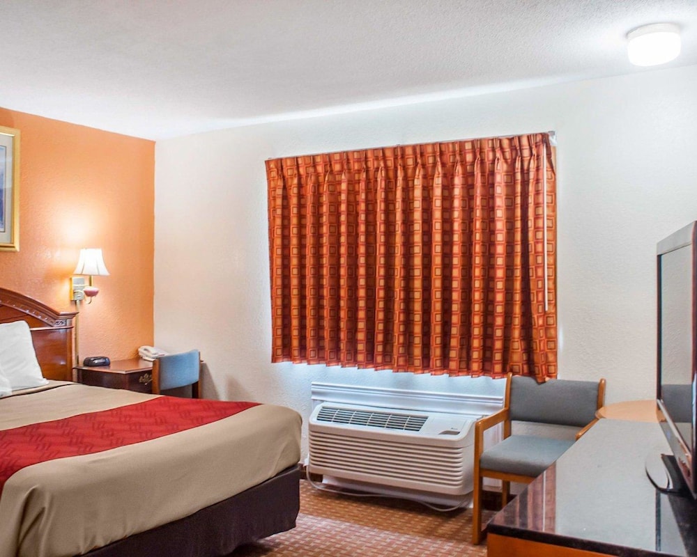Room, 1 Queen Bed, Accessible, Non Smoking - Photo 2