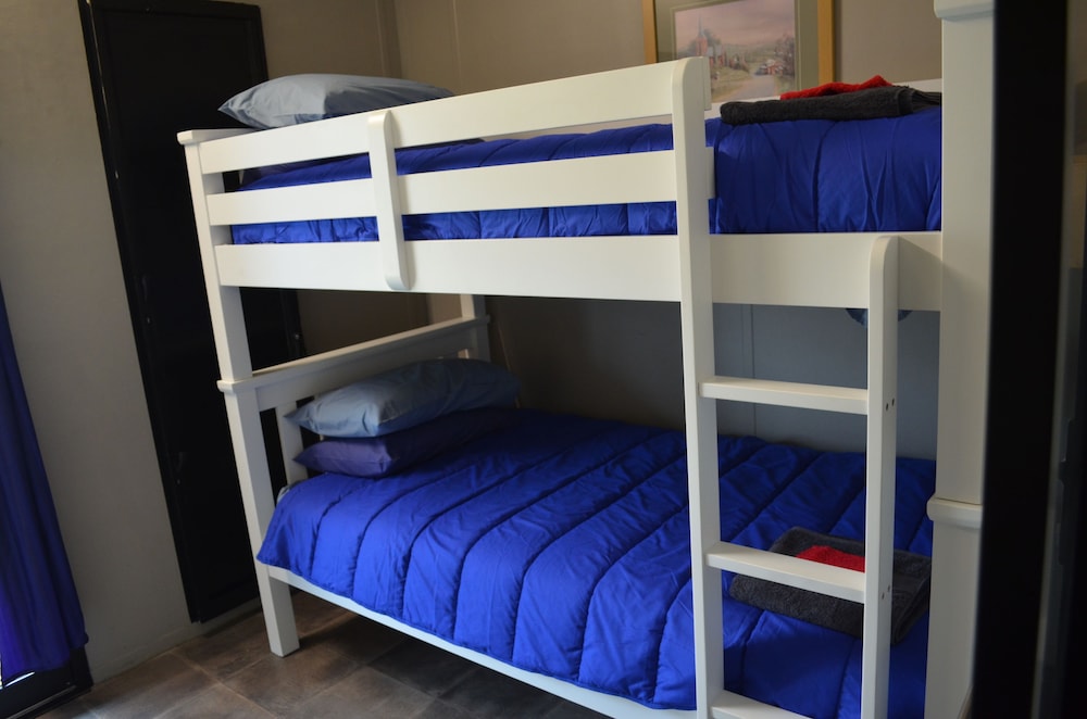 Double Room (1 Bunk Bed) photo 1