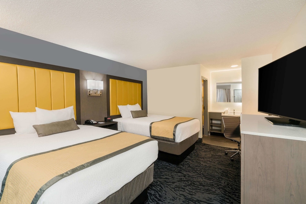 Room, 2 Double Beds, Non Smoking - Photo 1