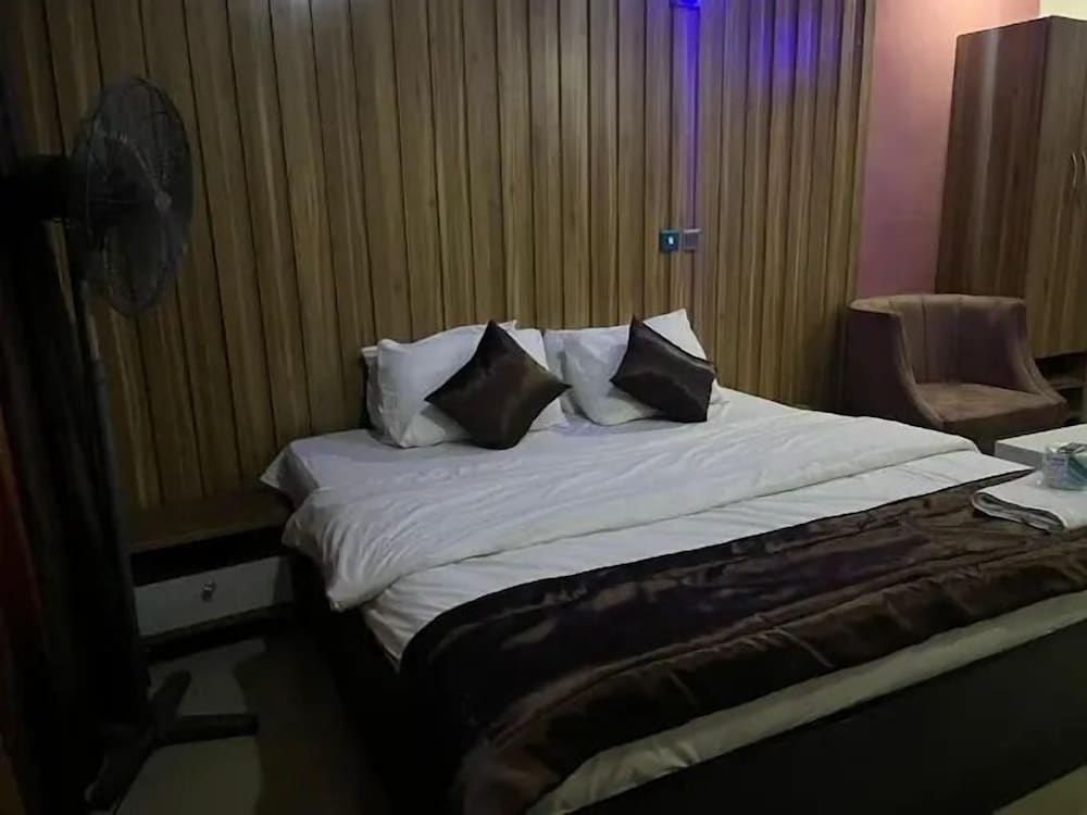 Deluxe Room, Balcony, City View