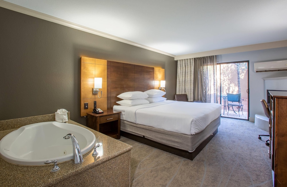 Room, 1 King Bed, Non Smoking (Upgrade) - Photo 1