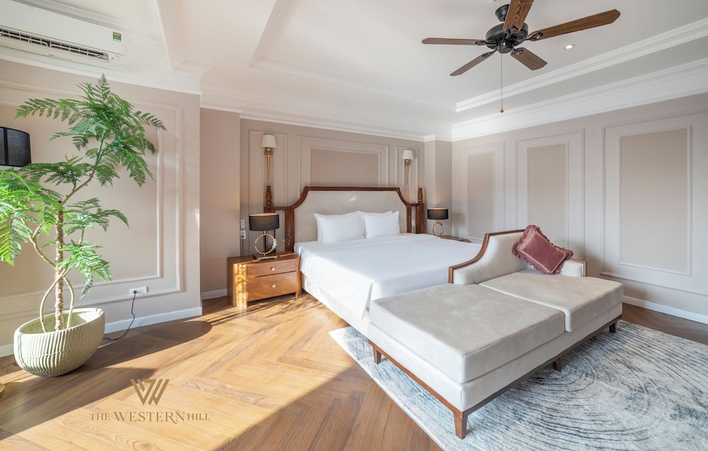 Royal Double Room, City View photo 2