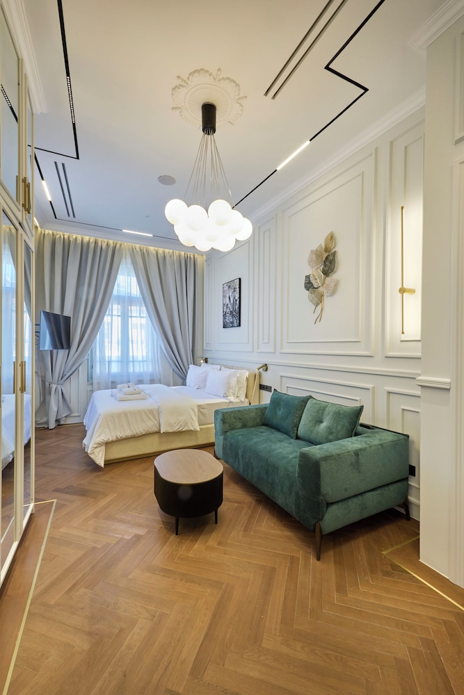 Romantic Suite, City View