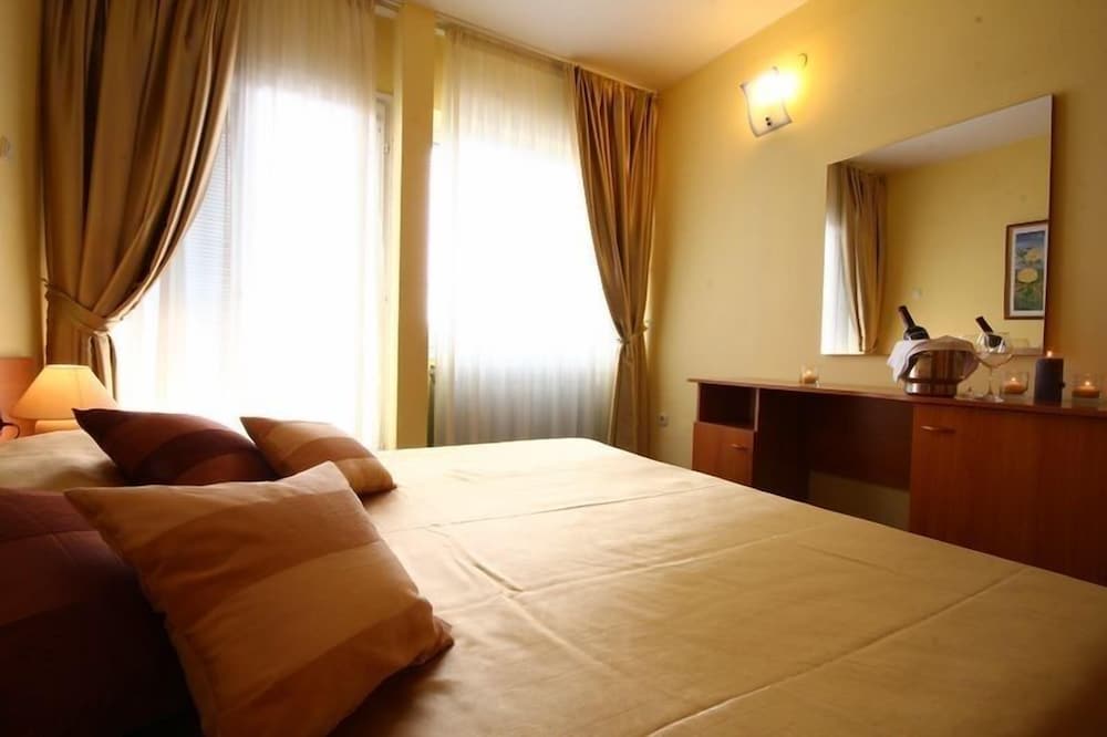Basic Double or Twin Room photo 2