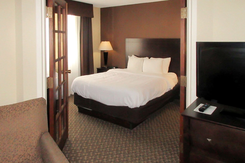 Suite, Multiple Beds, Non Smoking photo 2