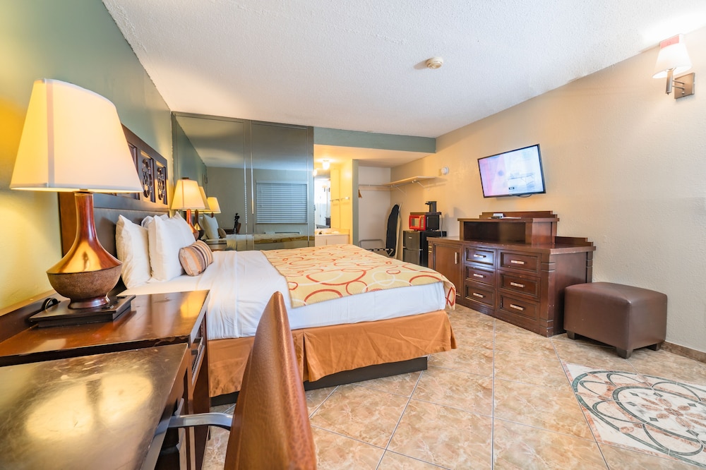 Deluxe Room, 1 King Bed - Photo 5