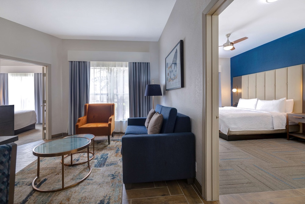 Suite, Accessible, Non Smoking - Photo 16