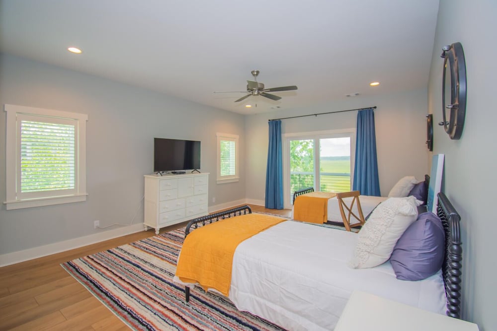 House, Multiple Beds, Kitchen photo 1