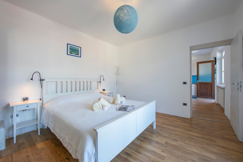 Family Apartment, 1 King Bed With Sofa Bed, Garden Area (Casa Quattro Luci) photo 1