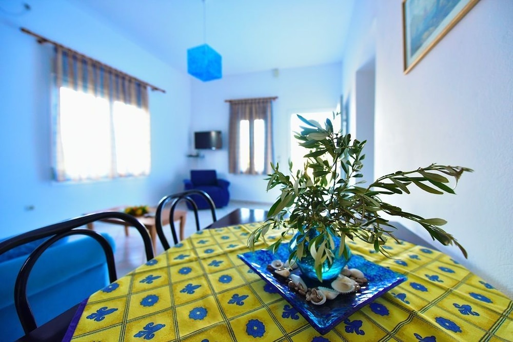 Villa, 2 Bedrooms (Blue) photo 3