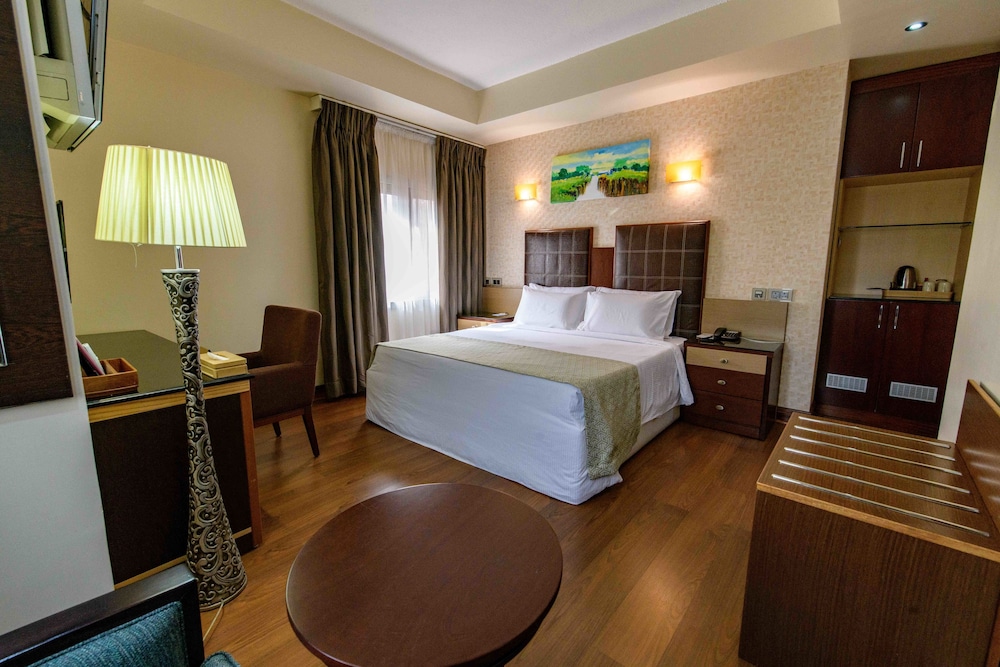Superior Room, 1 King Bed