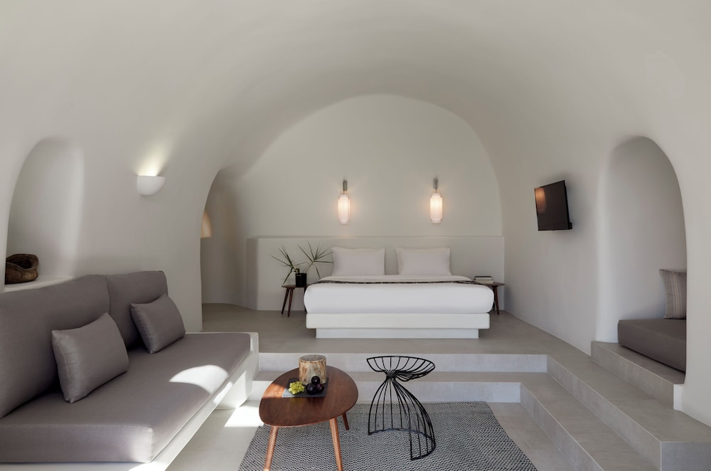 Executive two-bedroom cave suite