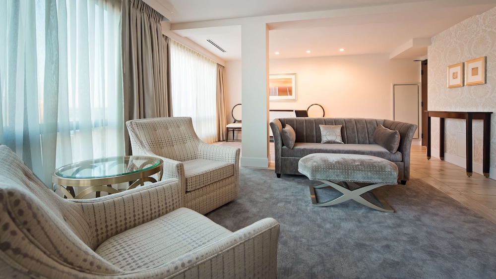 Presidential Suite, 1 King Bed, Non Smoking, Jetted Tub (Living Room;with Sofabed) photo 2