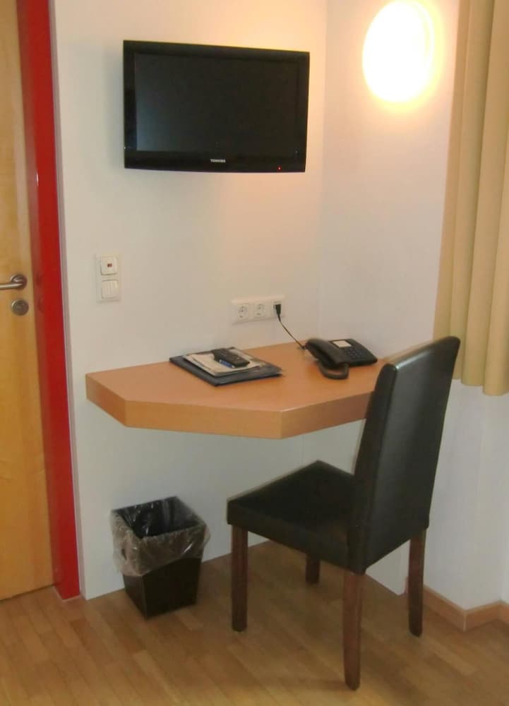 Single Room - Photo 5