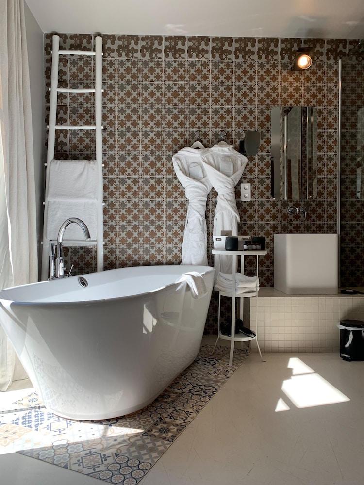 Superior Room (Jacuzzi) photo 3