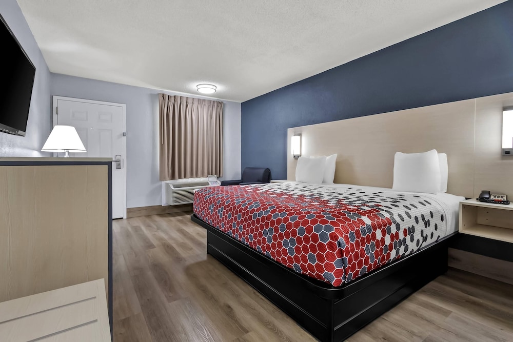 Standard Room, 1 King Bed - Photo 3