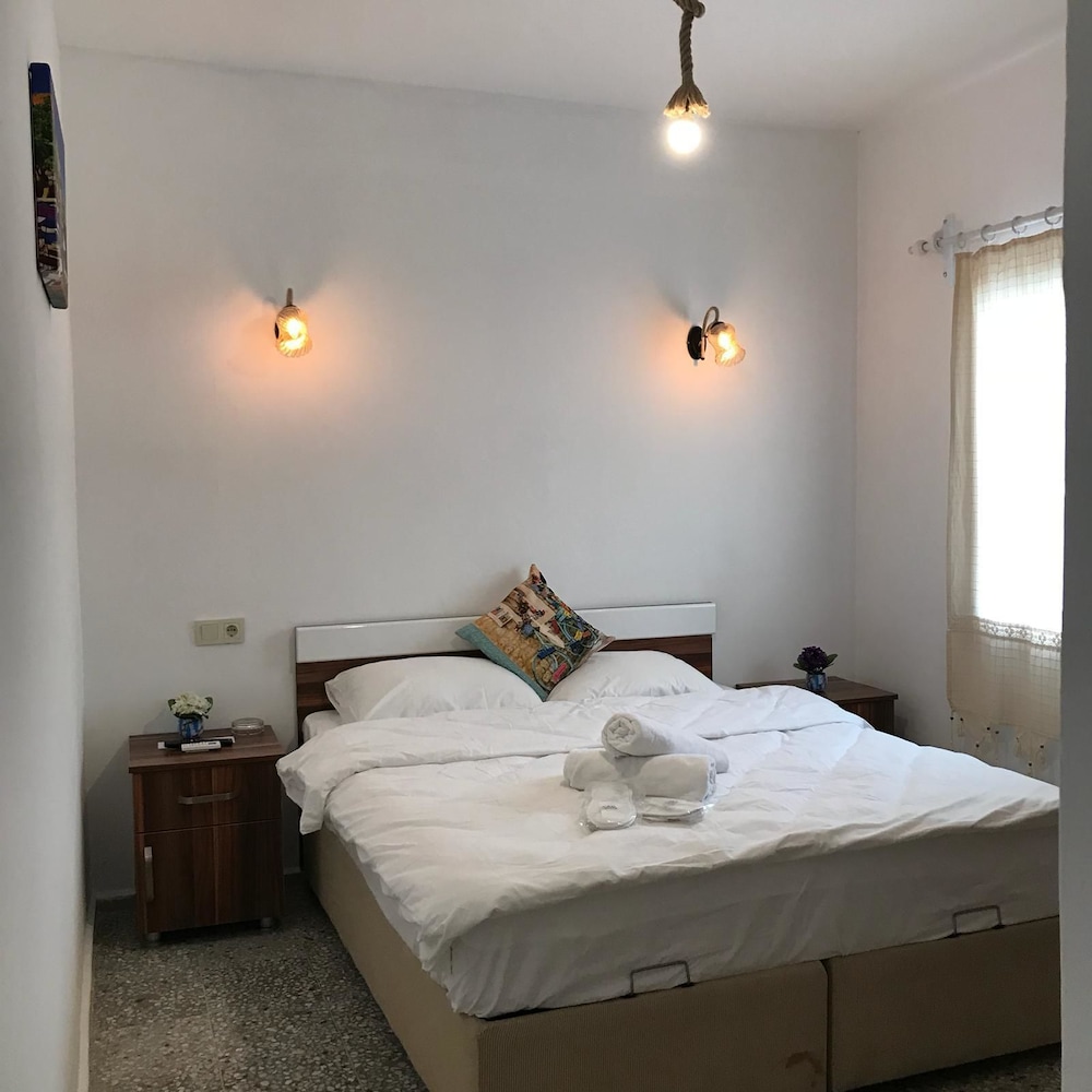 Standard Double Room - Photo 10