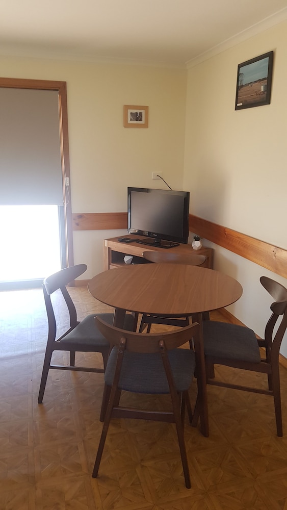 2 Bedroom Cabin with Kitchenette photo 3