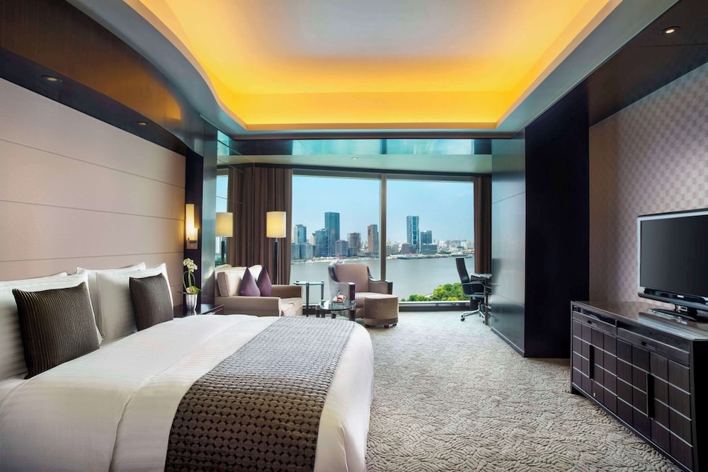 Grand Bund View King Room