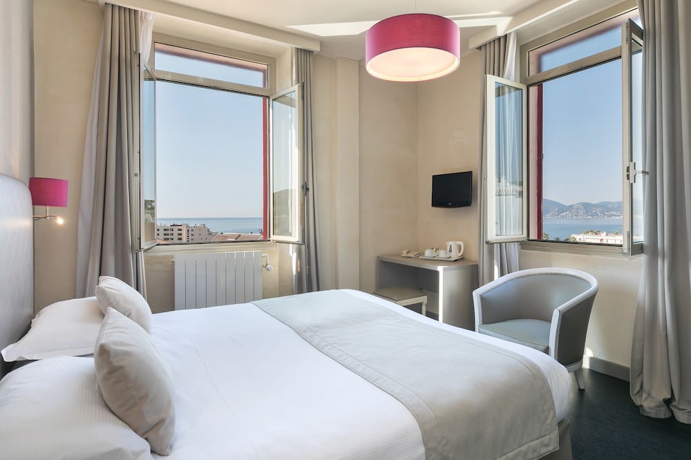 Deluxe Room, Sea View - Photo 1