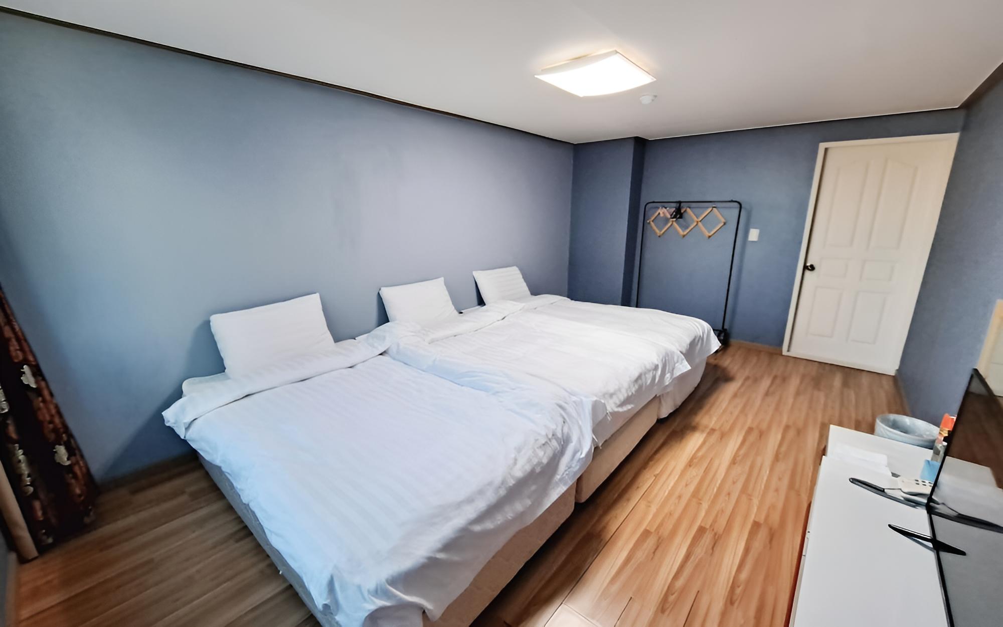 Room (Single triple) photo 3