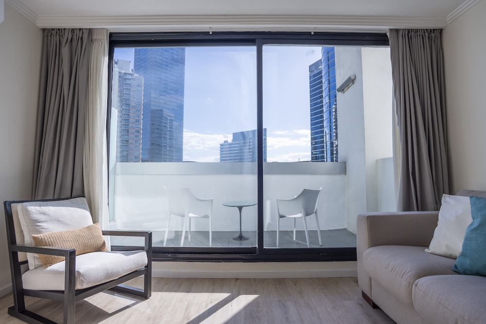 Studio Suite - Photo 8