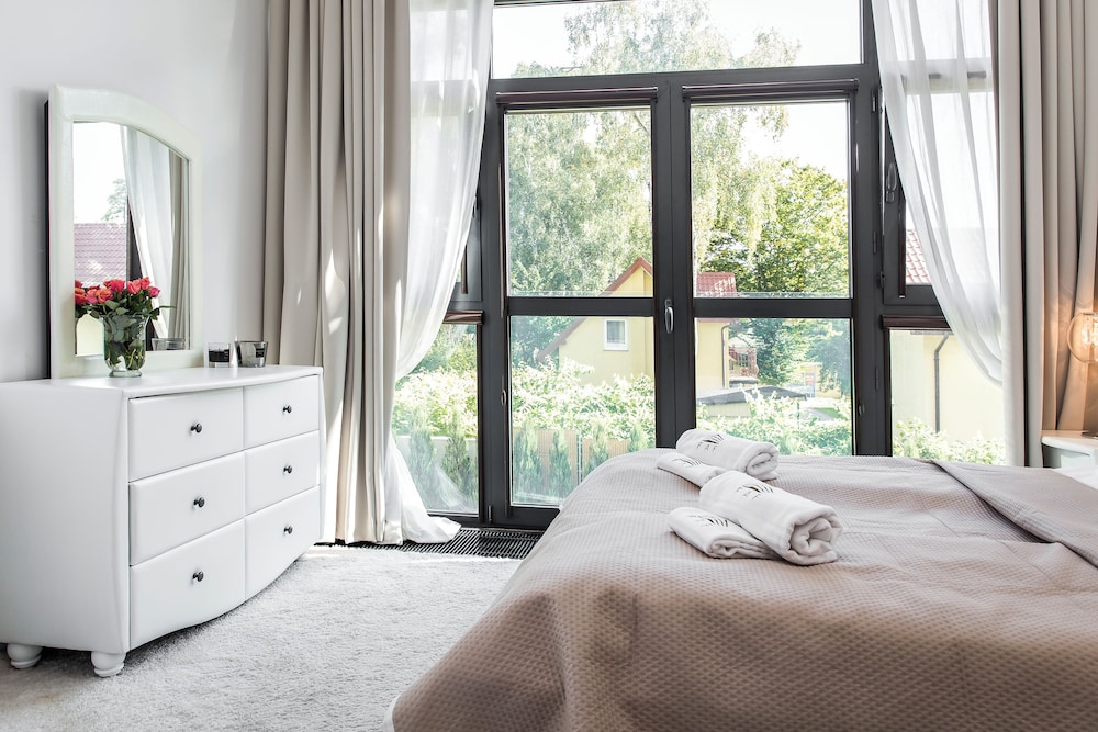 Classic Apartment (III)