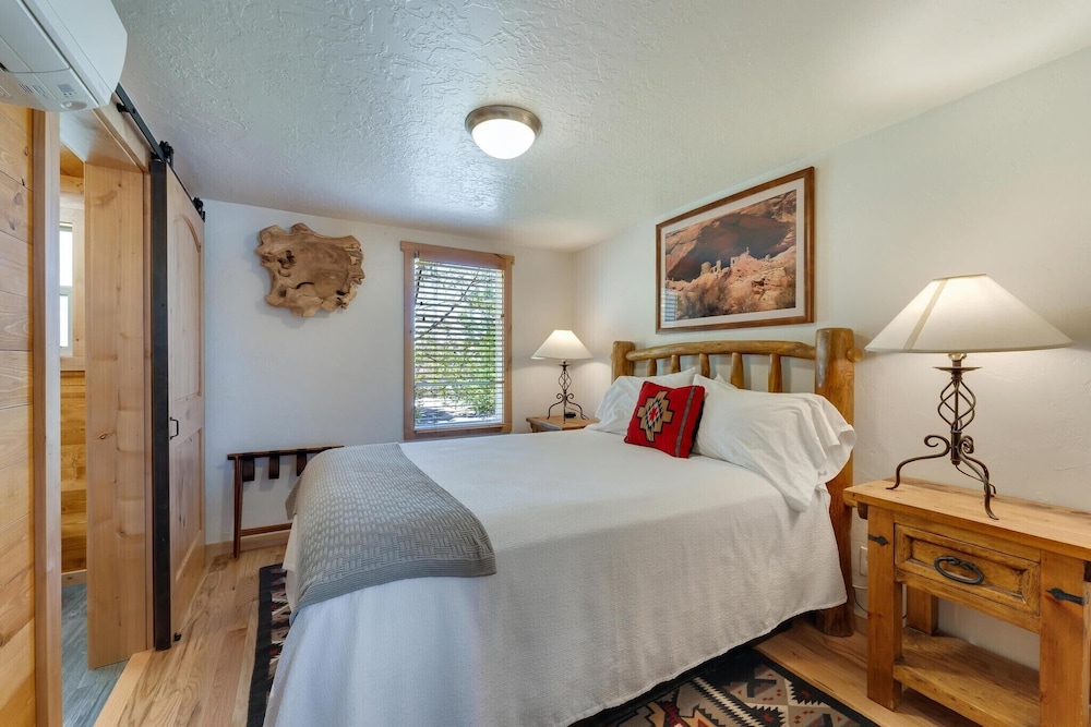 Standard Room, 2 Queen Beds photo 2