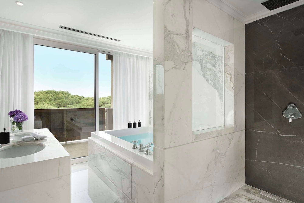 Suite, Park View, Corner photo 3