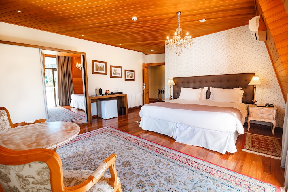 Standard Triple Room thumbnail 6