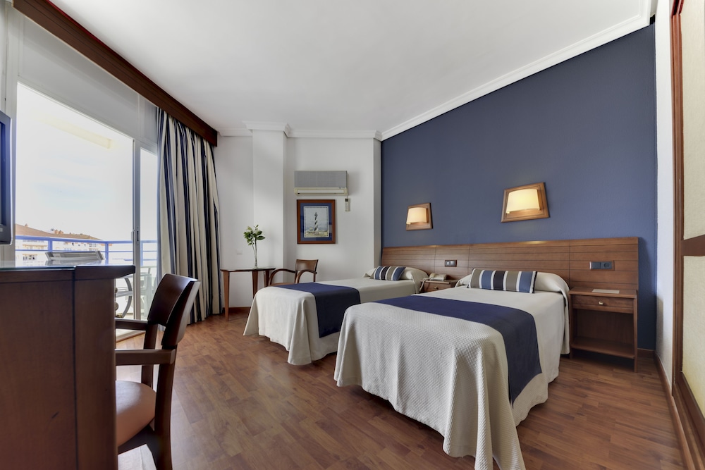 Double or Twin Room - Photo 5