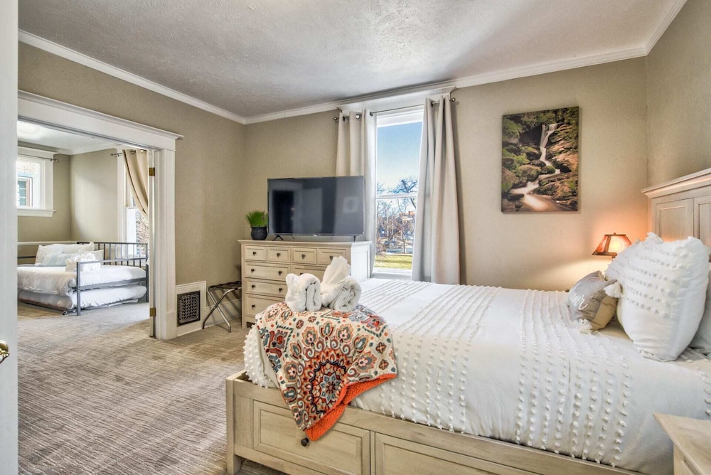 House (Multiple Bedrooms)