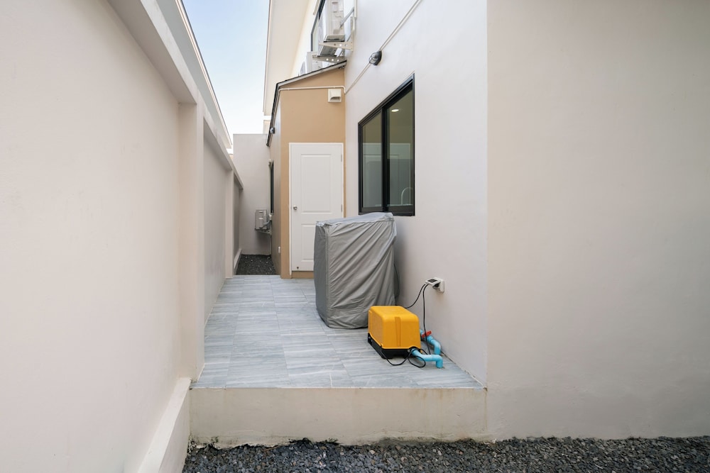 Luxury Townhome photo 3