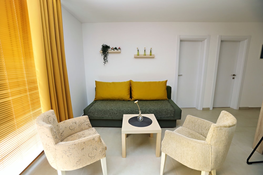 Apartment (A8) photo 1