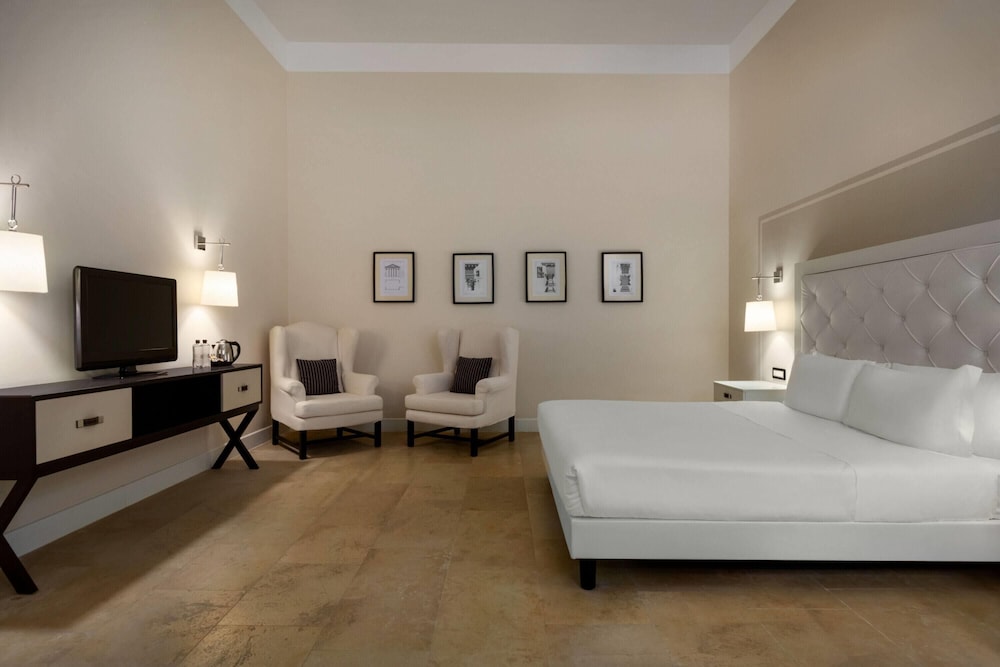 Junior Suite, 1 Queen Bed with Sofa bed