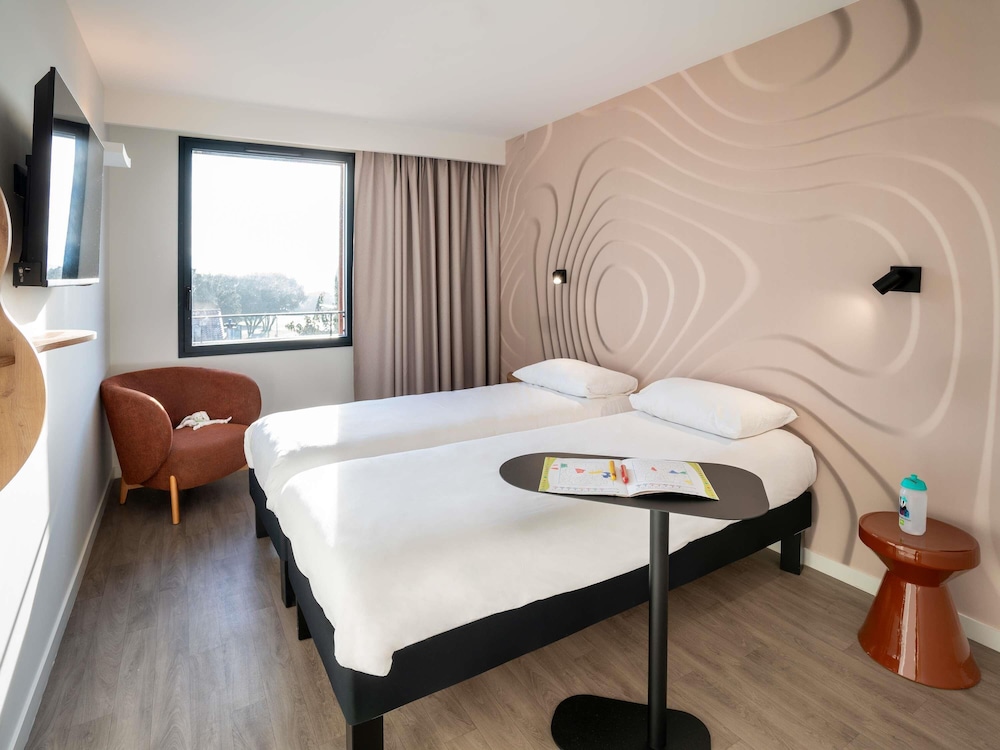 Standard Room, 2 Twin Beds, Balcony - Photo 4