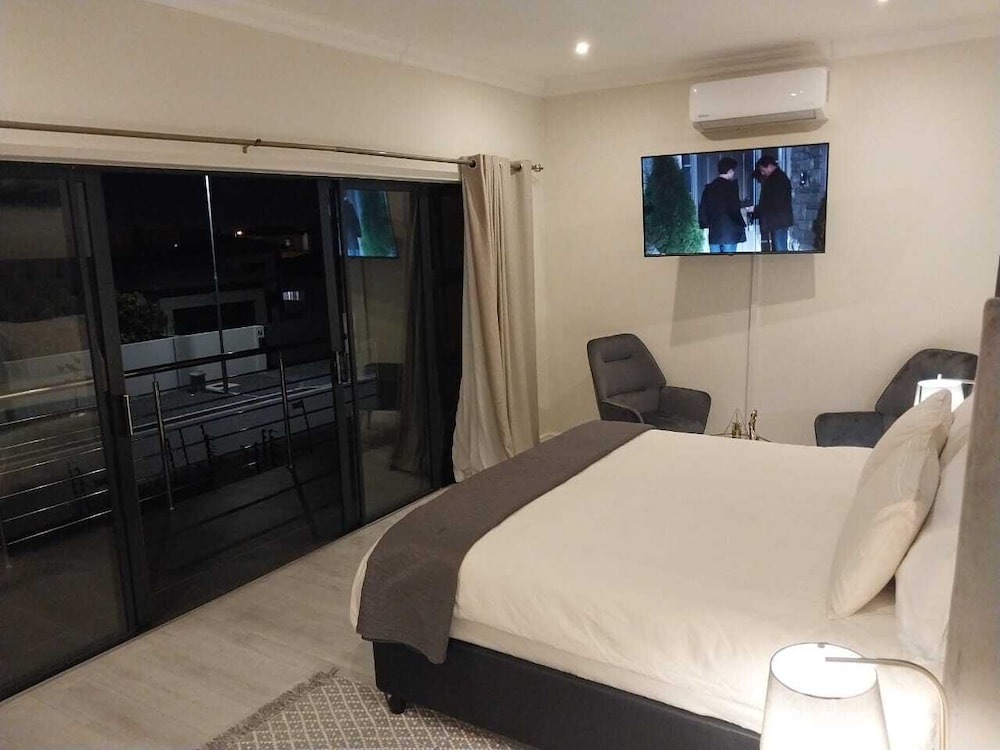 Luxury Suite, Mountain View photo 2